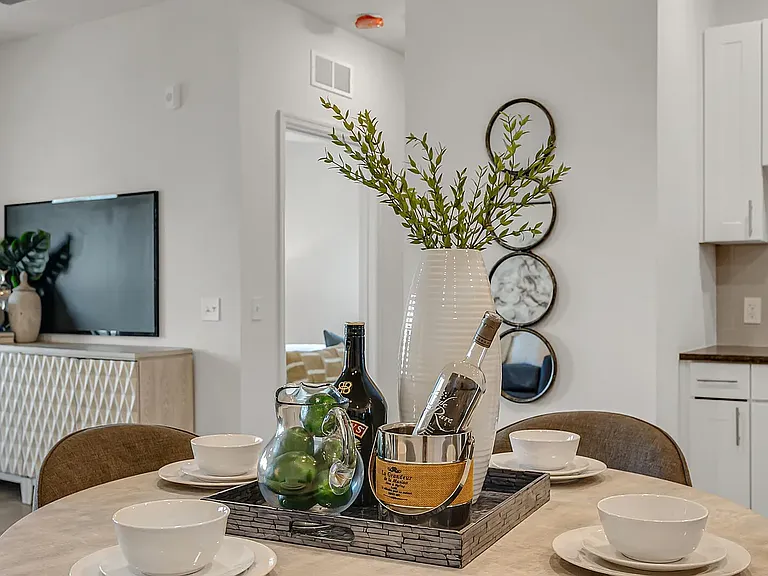 Grand Oak Apartments — Photo 9