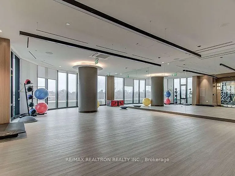575 Bloor St E #2208 — Photo 31