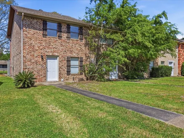 481 Moore Dr, Vidor, TX 77662