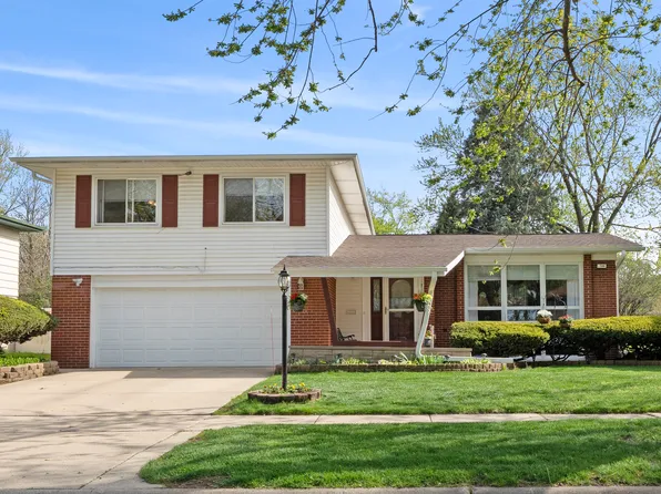 706 W Palm Dr, Glenwood, IL 60425