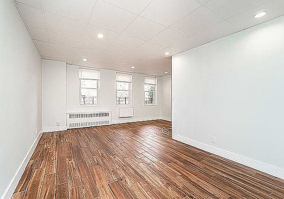 3rd image of 4730 59th St APT 1