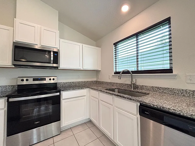 2894 Windsor Lakes Way — Photo 21