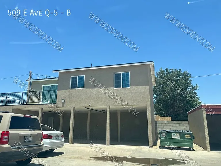 509 E Avenue Q #5-B — Photo 2