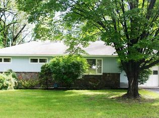 24 Friar Tuck Rd, Albany, NY 12203