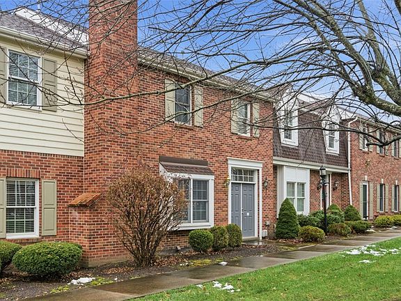 3rd image of 202 Boxwood Ct