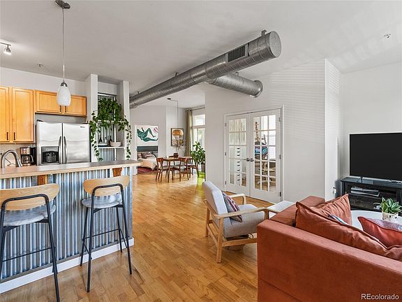 3rd image of 2422 Tremont Place #206