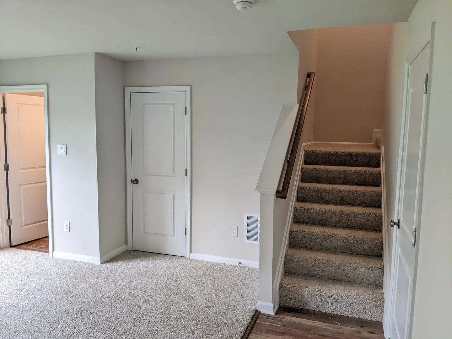 Three level townhouse in The Preserve at Tuscarora Creek community ready by mid September! — Photo 3