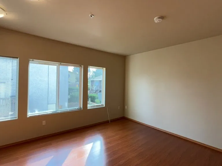 Ambaum Place I | Modern Apartment Homes w/ In-Unit Laundry! — Photo 18