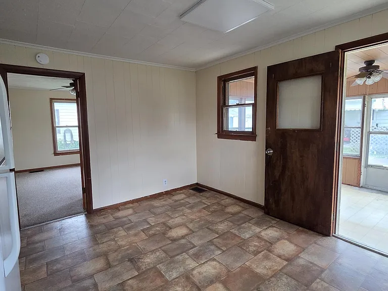 1001 N State St — Photo 10