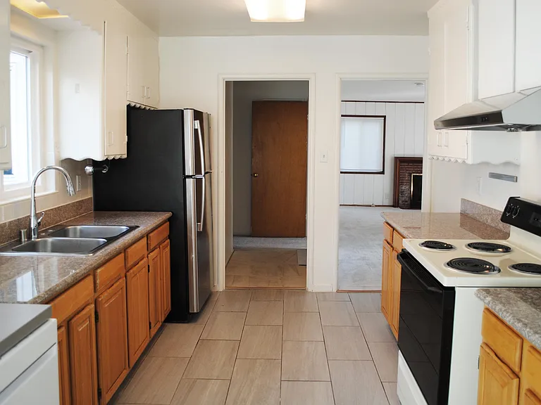 1222 Lawrence St — Photo 7