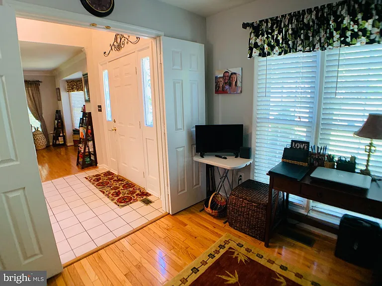 8604 Oak Chase Cir — Photo 16