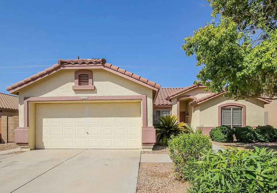 702 S 108th Pl