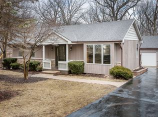 27W522 Manchester Rd, Winfield, IL 60190