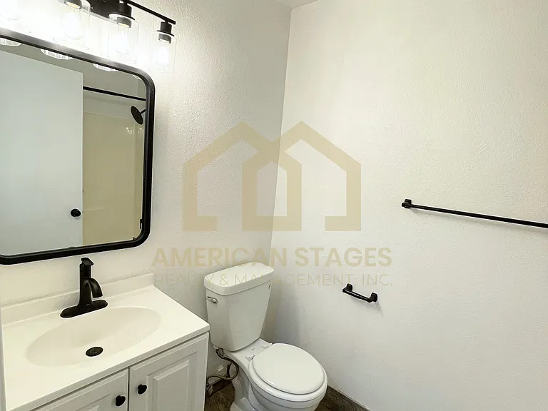 916 N M Pl — Photo 24