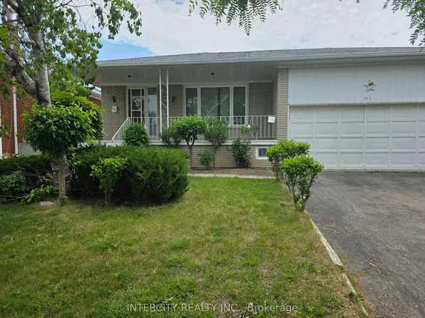 7030 Darcel Ave, Mississauga, ON L4T 2W8