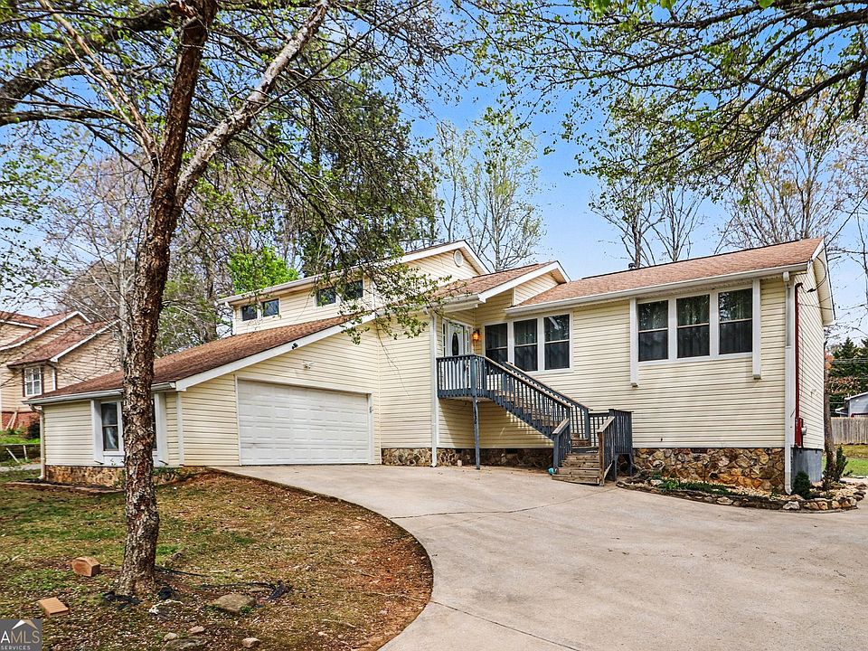 1st image of 1920 Oakleaf Ln