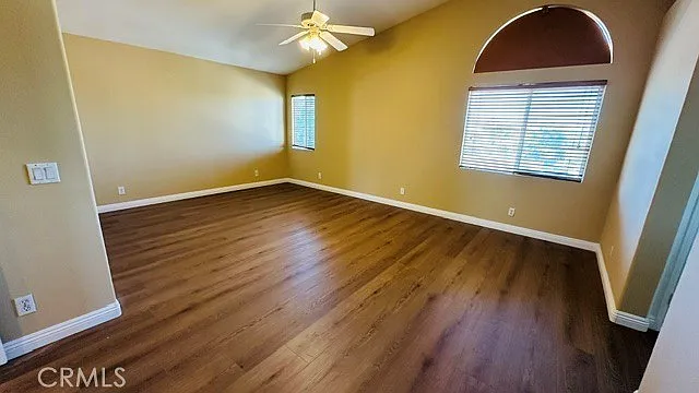 1442 Orange Grv — Photo 7