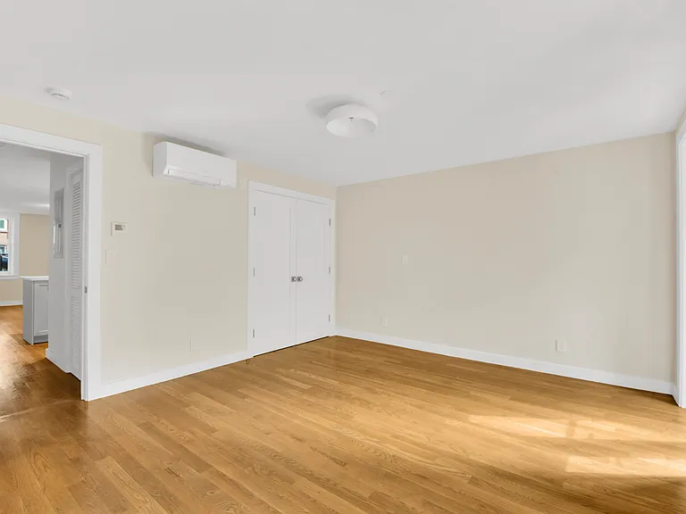 466 Henry St #1 — Photo 10