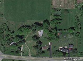 35080 Huron River Dr, New Boston, MI 48164