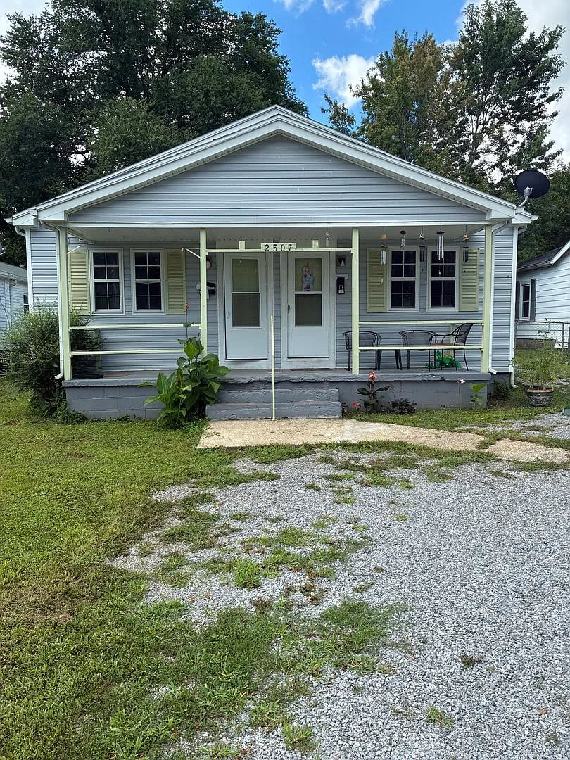 2507 Florence St. — Photo 1