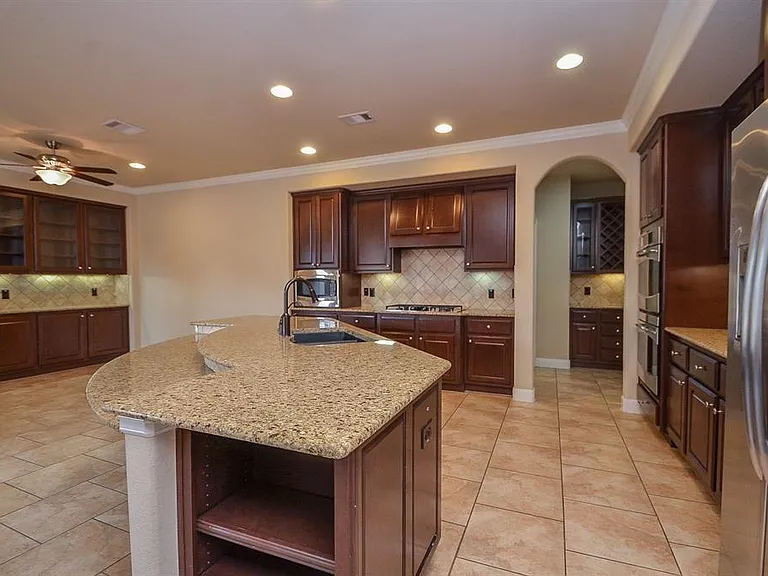 510 McAllister Ave — Photo 9