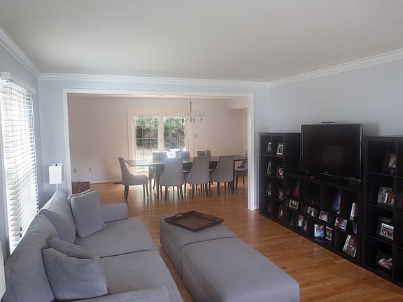 4th image of 9510 Yawl Ct