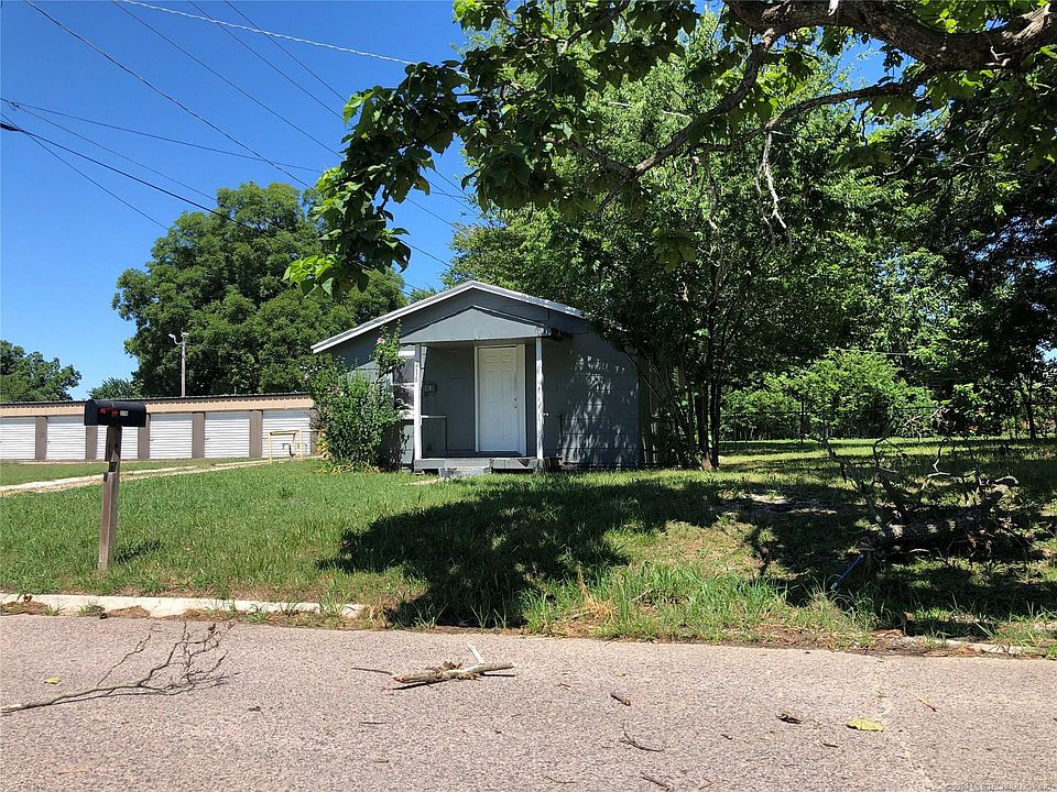 2nd image of 630 W 13th St