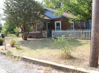 300 E 3rd St, Coleman, TX 76834