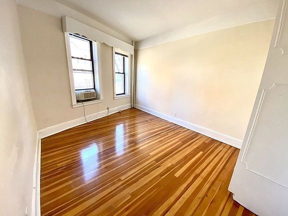 3rd image of 29-10 Astoria Blvd #2R