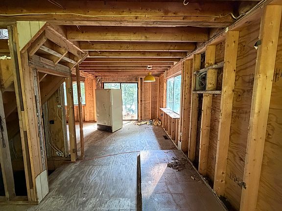 5th image of 34 Spruce Lane