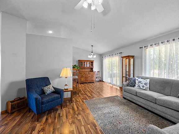 5th image of 308 Shea St