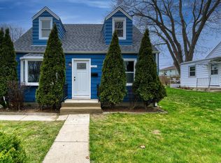 2211 W Howard Ave, Milwaukee, WI 53221