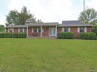 4866 Copenhagen Rd, Farmington, MO 63640