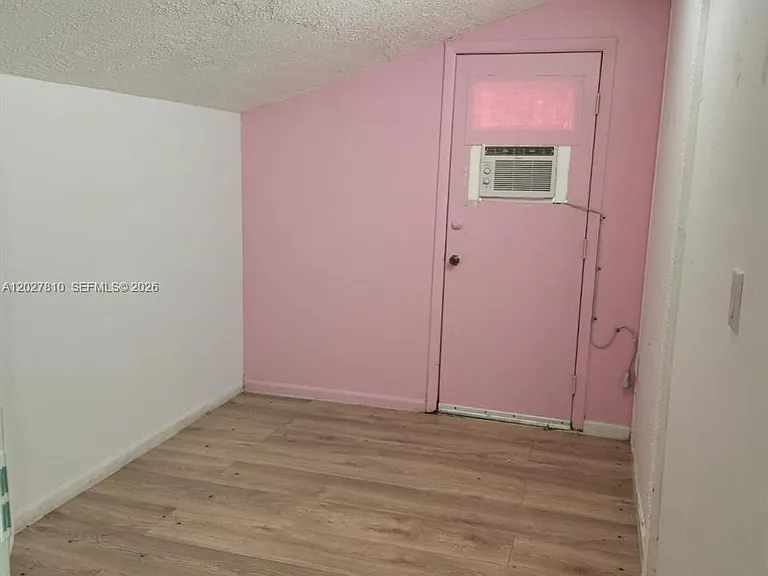 112 Kerr Cir — Photo 5