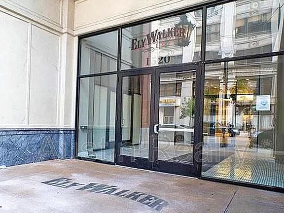 2nd image of 1520 Washington Ave APT 611