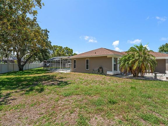 5th image of 1301 Lily Ct