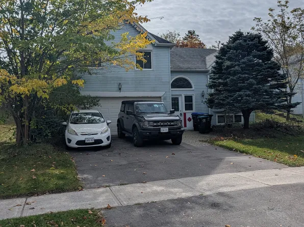 34 Michael St, Angus - Borden Cfb-bfc, ON L3W 0M4