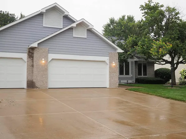 4850 Bradford Ln, Sioux City, IA 51106