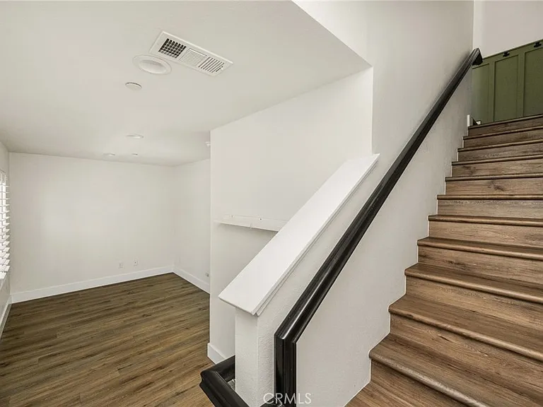 123 E Knox Dr — Photo 16