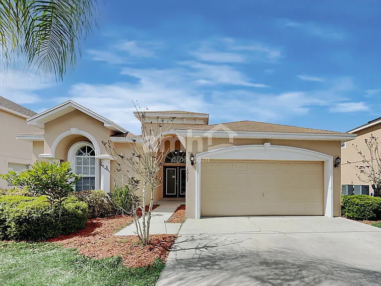 10707 Carloway Hills Dr — Photo 1
