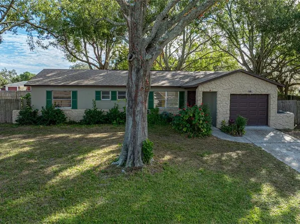 206 Lake Thomas Dr, Winter Haven, FL 33880