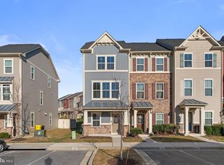 562 White Oak Dr, Glen Burnie, MD 21060