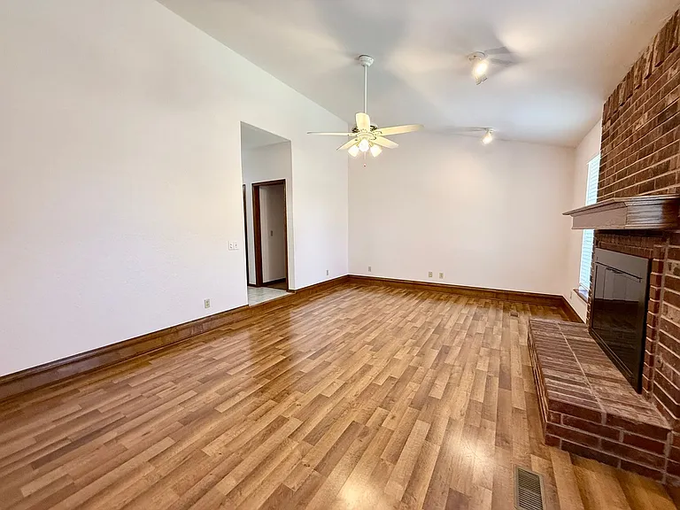 857 Turtle Creek Rd — Photo 4
