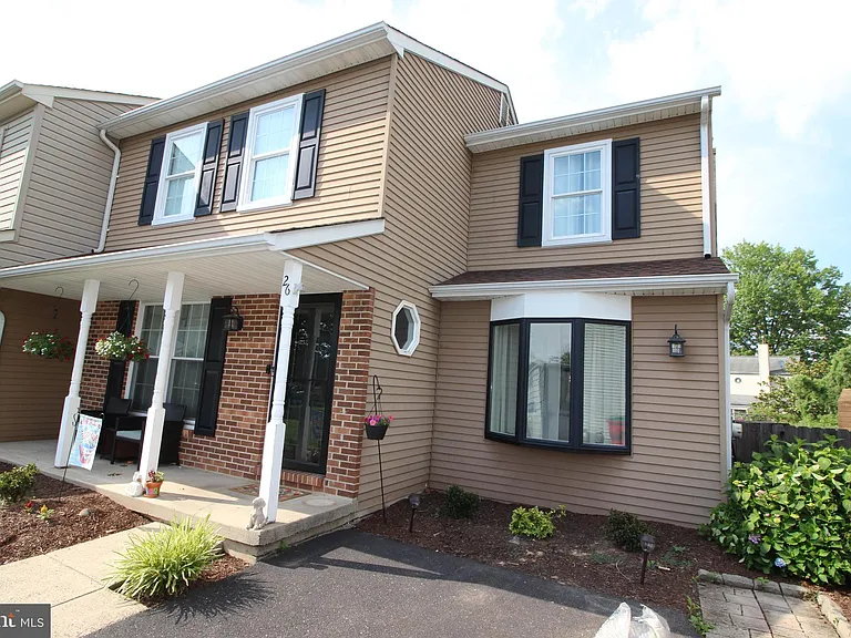 26 Steeplechase Cir — Photo 3