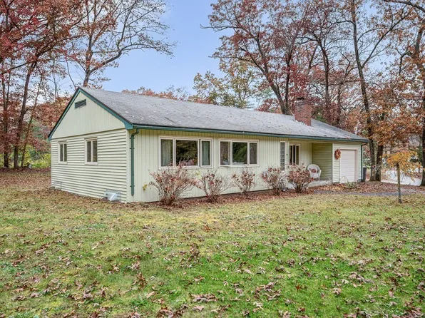 10 Diamond Trl, North Chelmsford, MA 01863