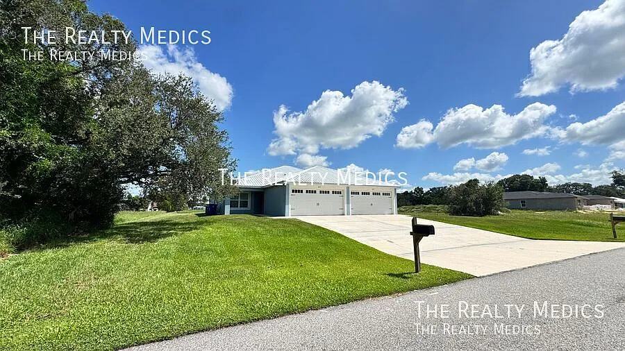 3 Bed/2 Bath Duplex Gem In Sebring's Tranquil Setting - Available Now! — Photo 4
