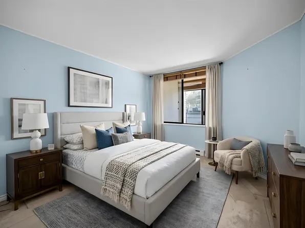 1080 Broughton St #310, Vancouver, BC V6G 2A8