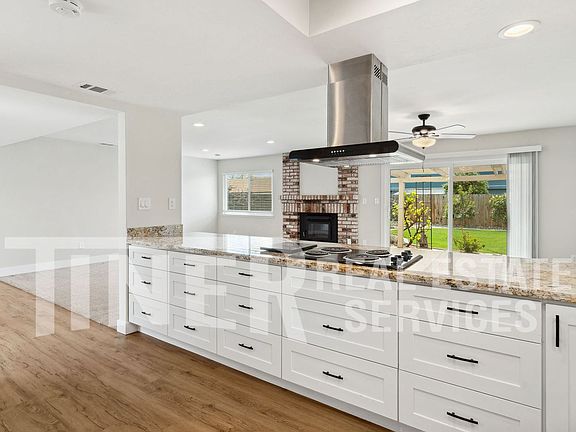 3rd image of 4200 Holmby Ct