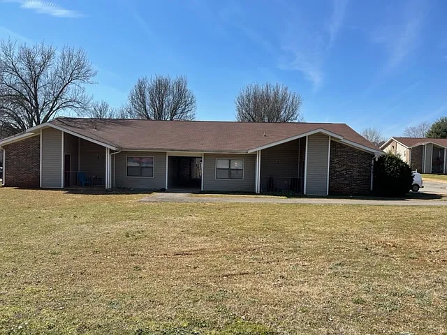 Spencer Trace Apartments — Photo 13