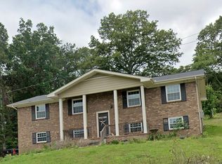 1729 E Rebel Rd, Rossville, GA 30741